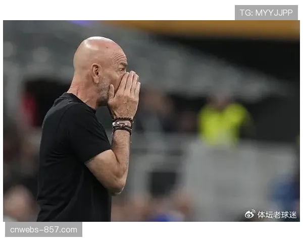 被换下场时低头不语，中后卫因个人失误导致高位防线崩溃成为球队失利的导火索